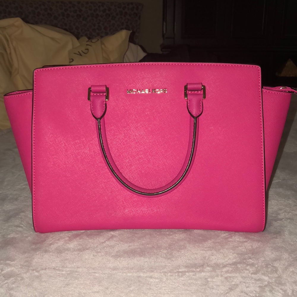 Michael Kors fuchsia pink purse!
